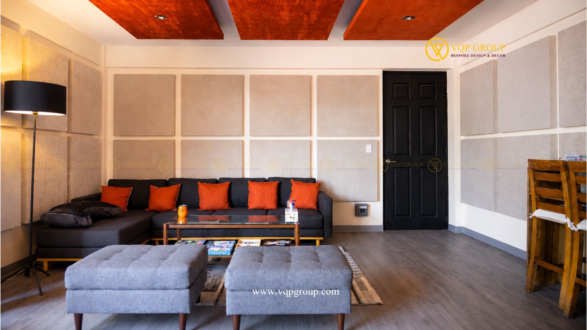 Khu vực Entertainment Room hiện đại với sofa và hệ tiêu âm tại Gamuda Hà Nội
