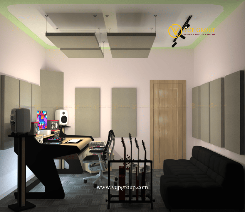Bàn Producer trong phòng thu 15m² tại Thư Lâm Đông Anh với hệ thống loa kiểm âm và thiết bị âm thanh.